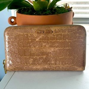 💕 Miu Miu 💕 Beige Croc Embossed Patent Leather Wallet